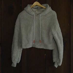 Fuzzy cropped sweatshirt